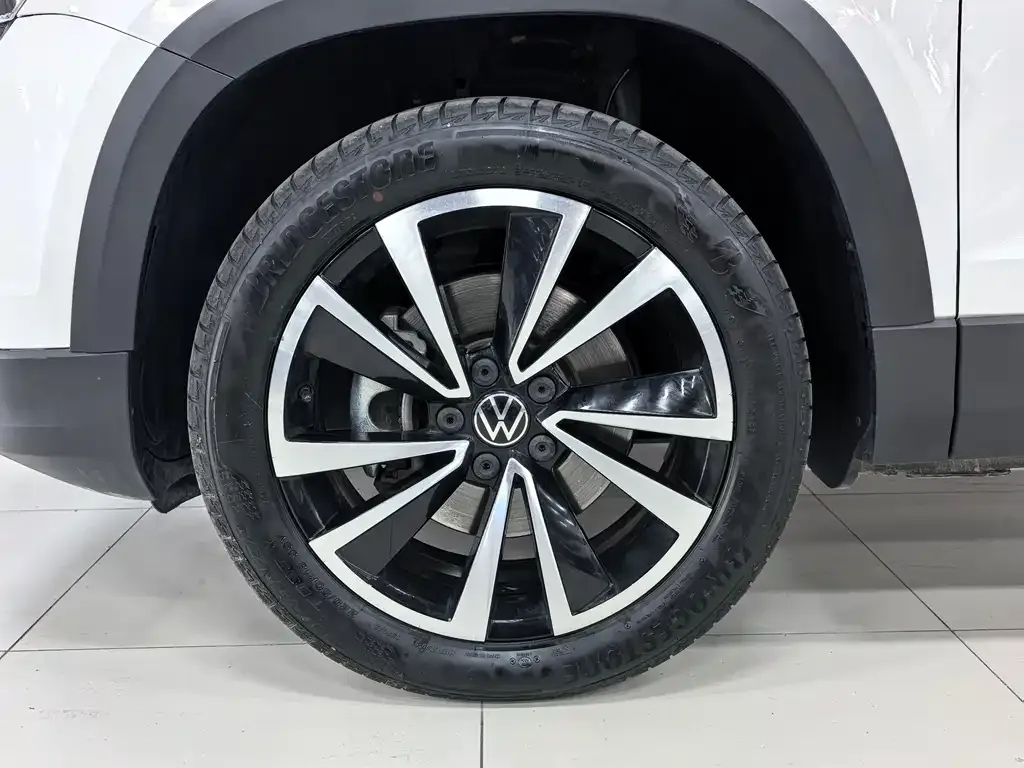 Volkswagen Tharu — фото 3