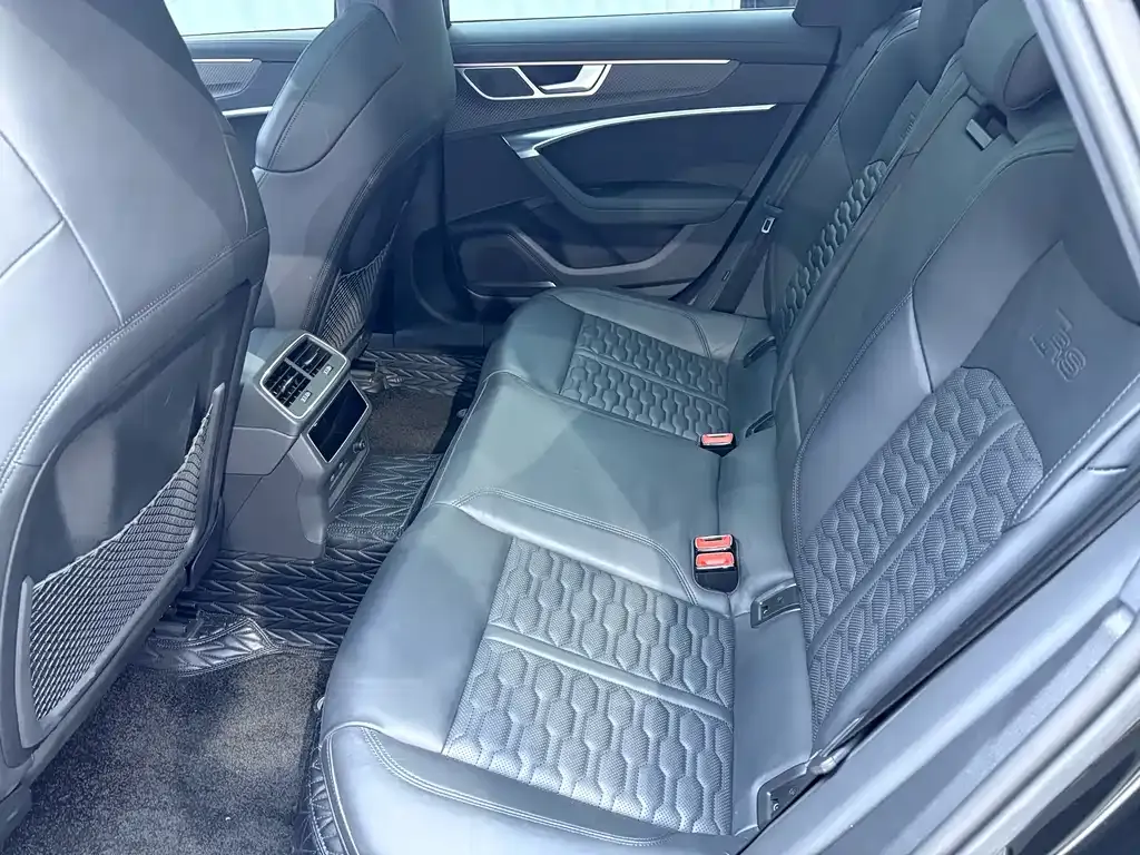 Audi RS 6 2025 из CN, фото 8