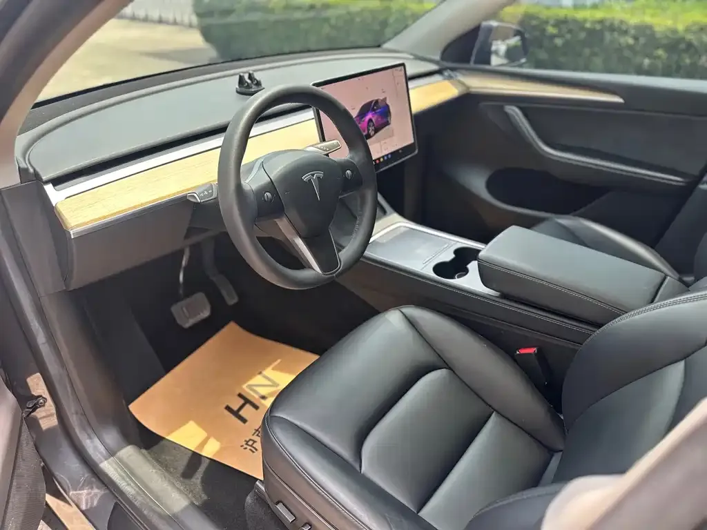 Tesla Model Y — фото 3