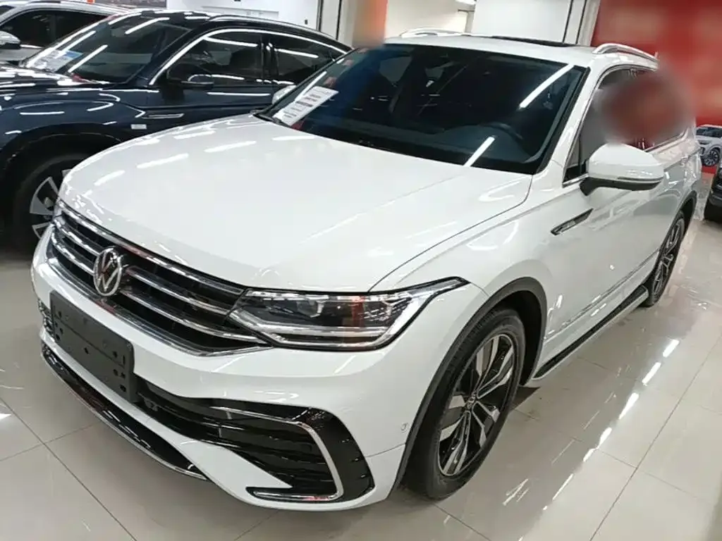 Volkswagen Tiguan L — фото 6