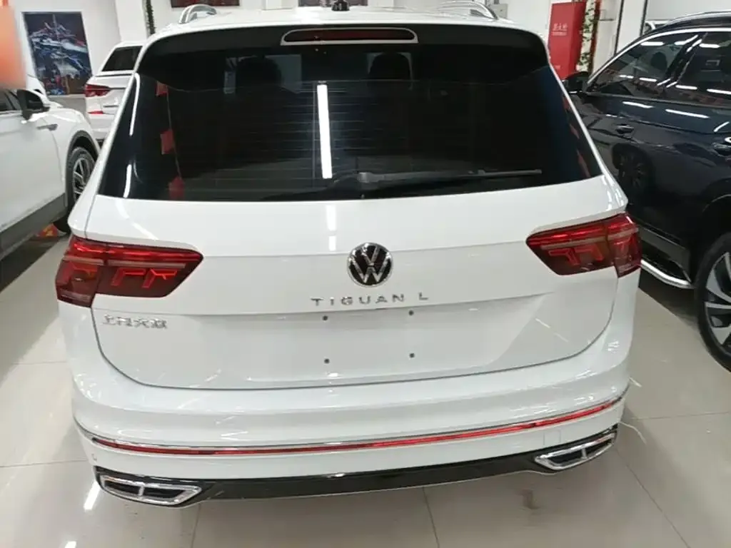 Volkswagen Tiguan L — фото 2