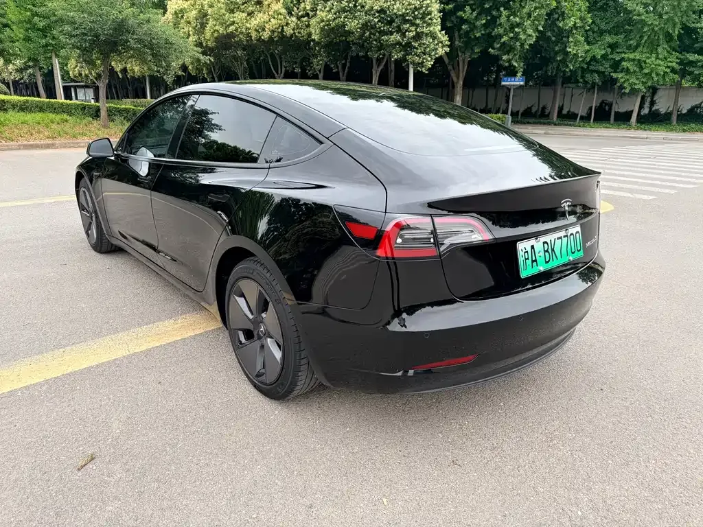 Tesla Model 3 — фото 9