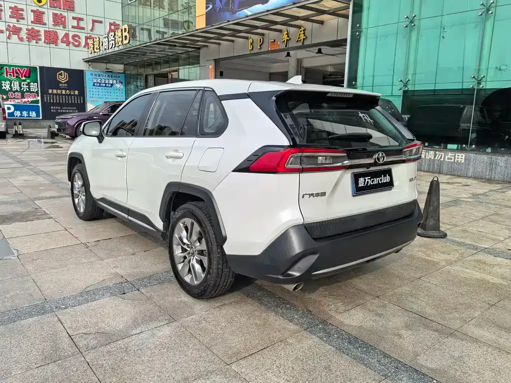 Toyota Wildlander — фото 10