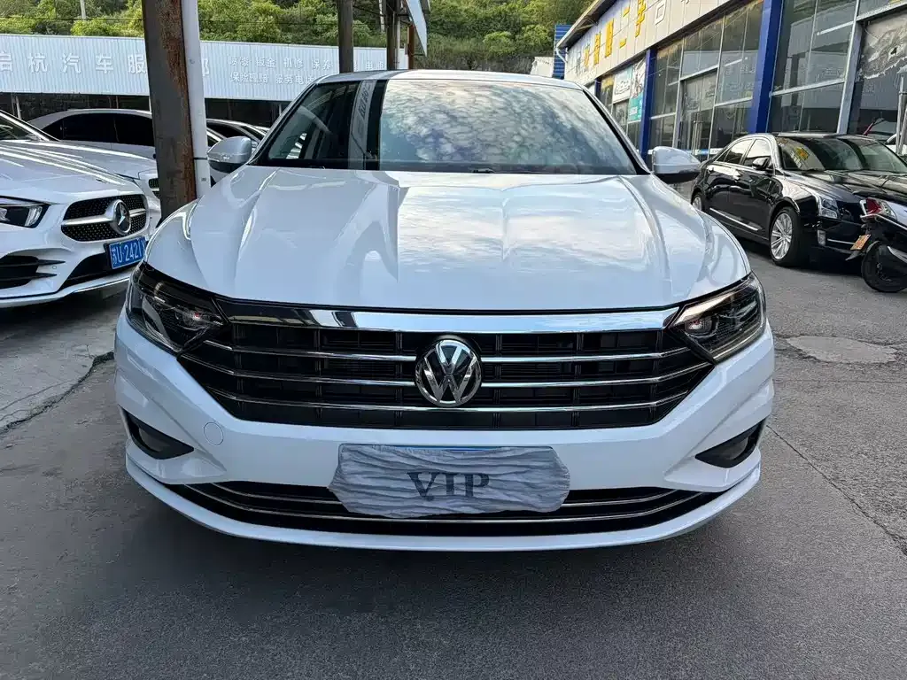 Volkswagen Sagitar