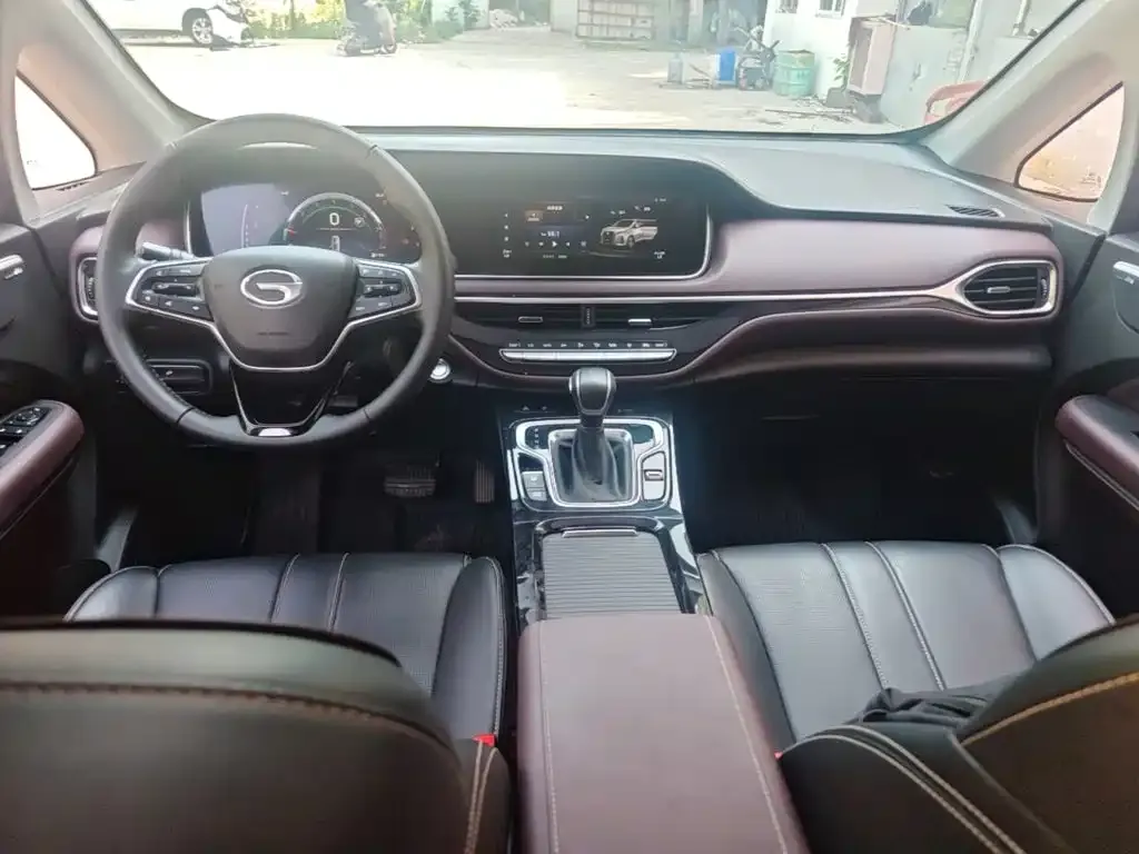 GAC Motor Trumpchi M6 — фото 2