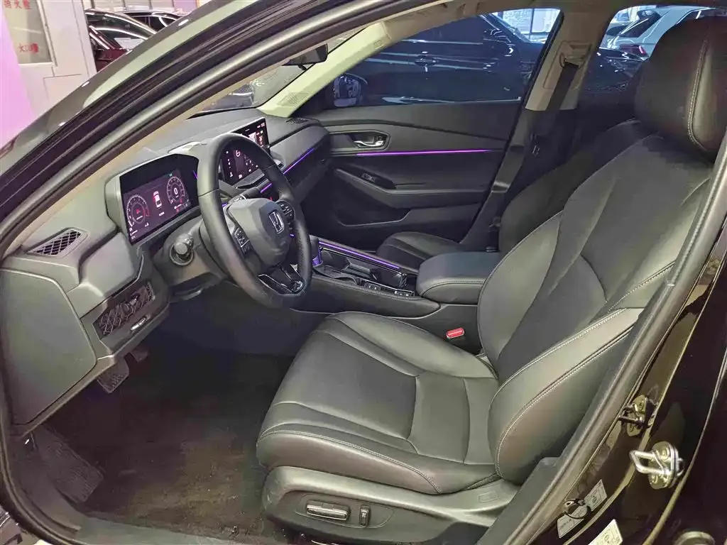 Honda Accord — фото 8