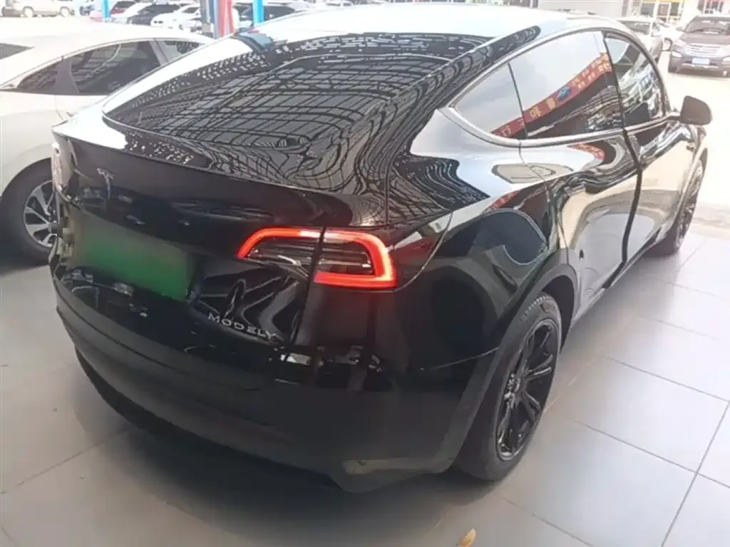 Tesla Model Y — фото 7