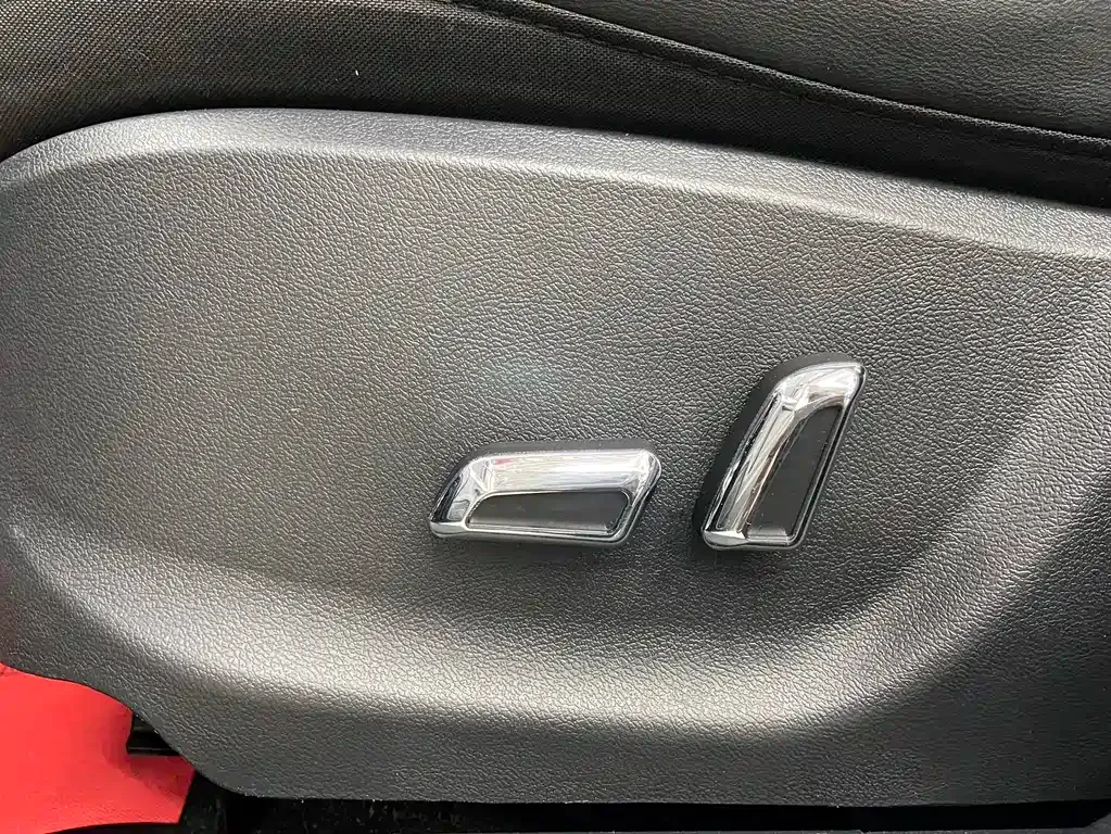 Haval M6 — фото 10