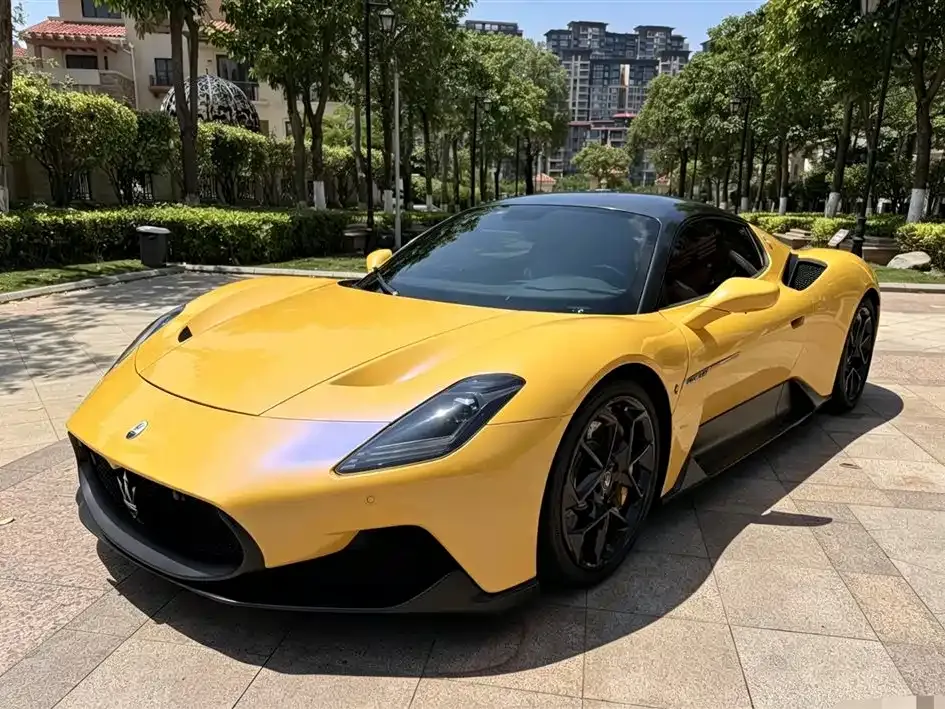 Maserati MC20