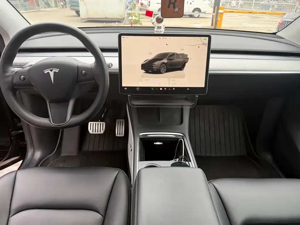 Tesla Model Y — фото 2