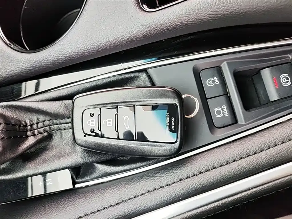 Toyota Avalon — фото 3