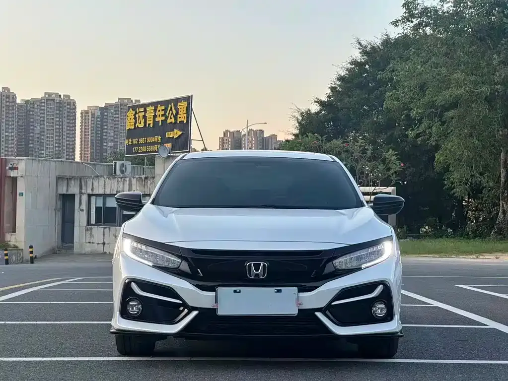 Honda Civic — фото 10