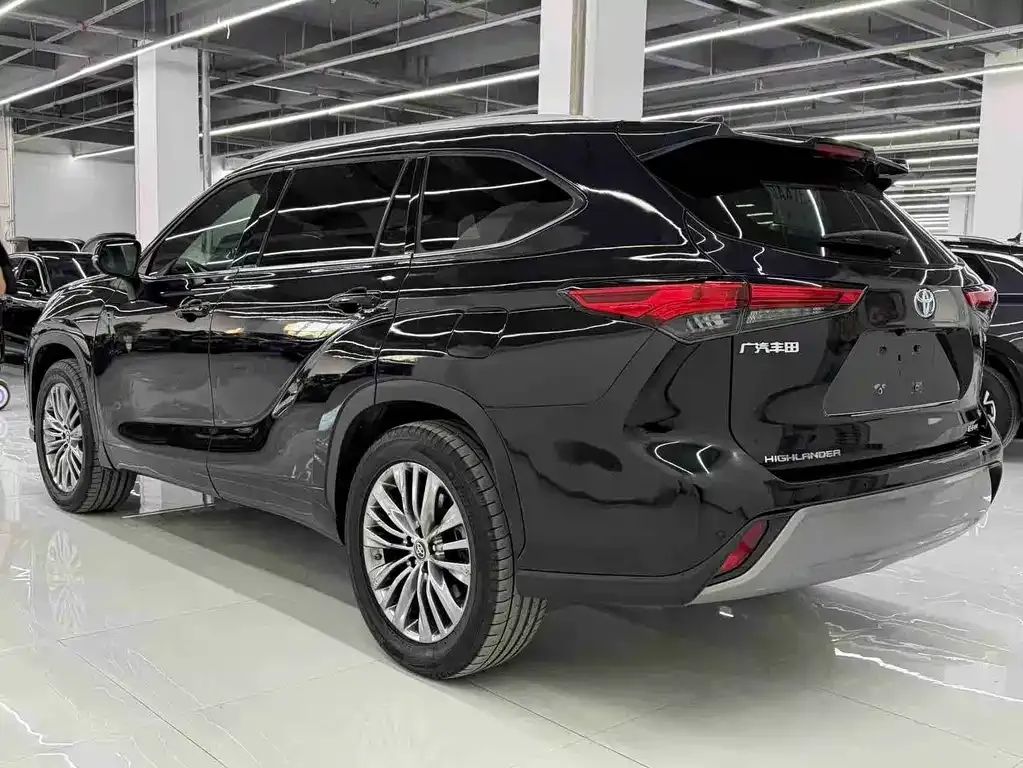 Toyota Highlander — фото 5
