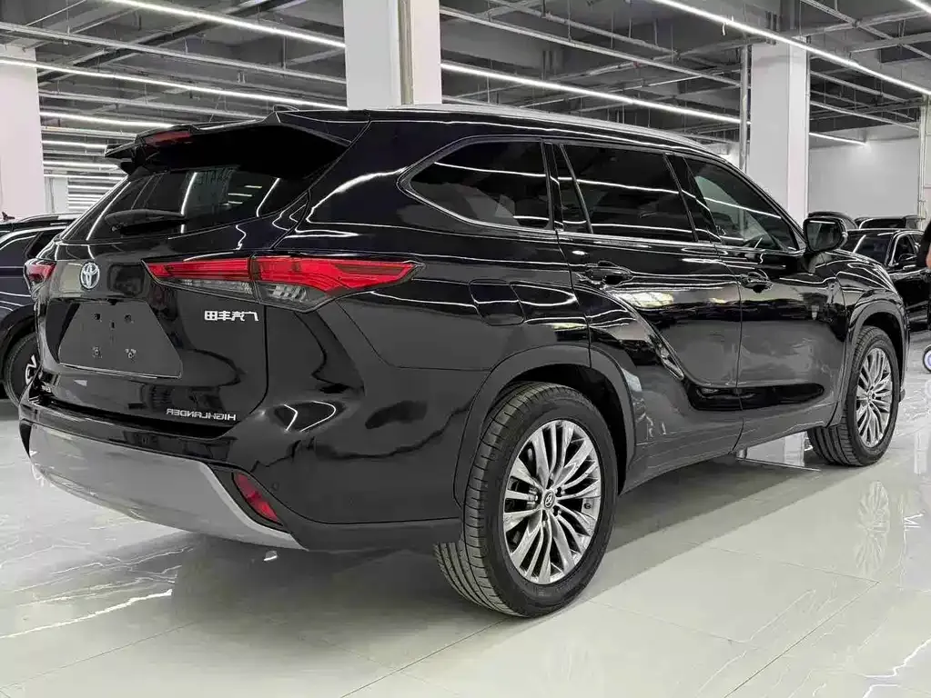 Toyota Highlander — фото 2