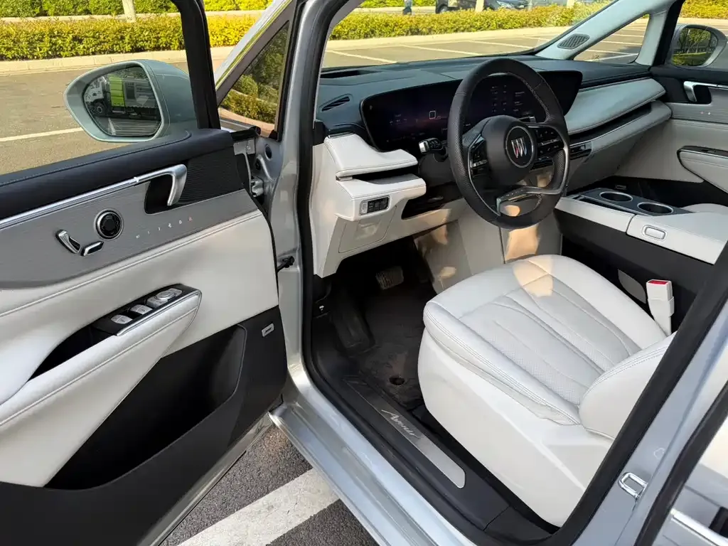 Buick GL8 Hybrid — фото 9