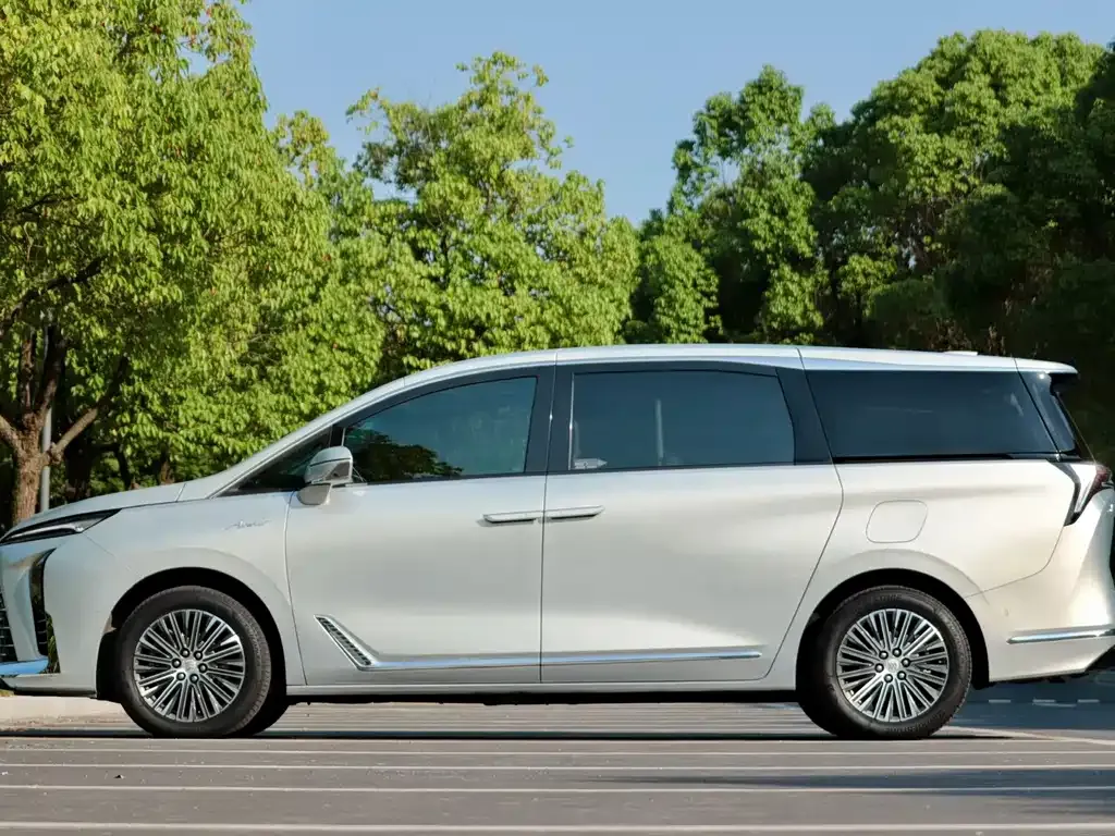 Buick GL8 Hybrid — фото 7