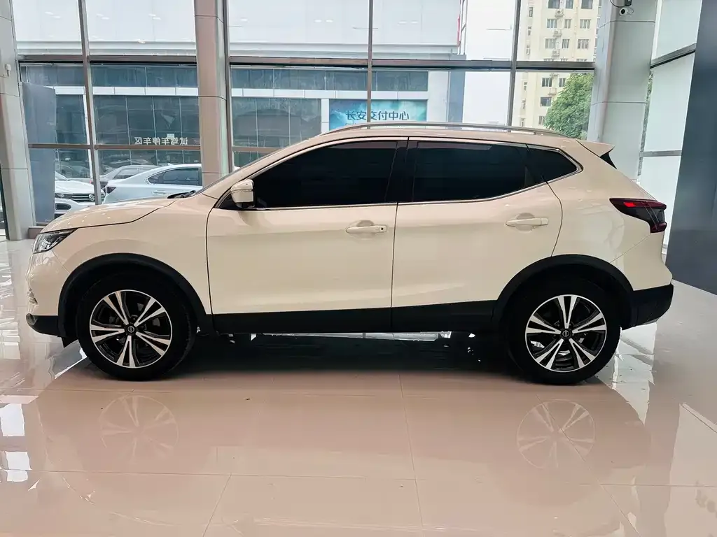 Nissan Qashqai — фото 6