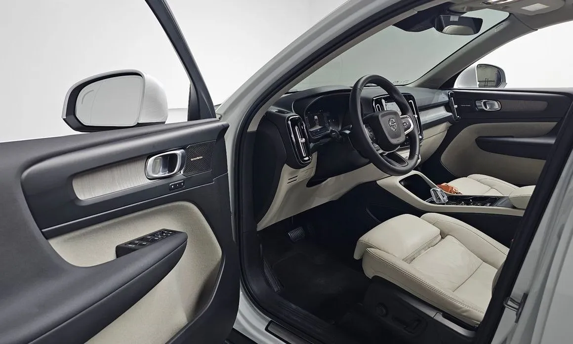 Volvo XC40 2023 из KR, фото 8