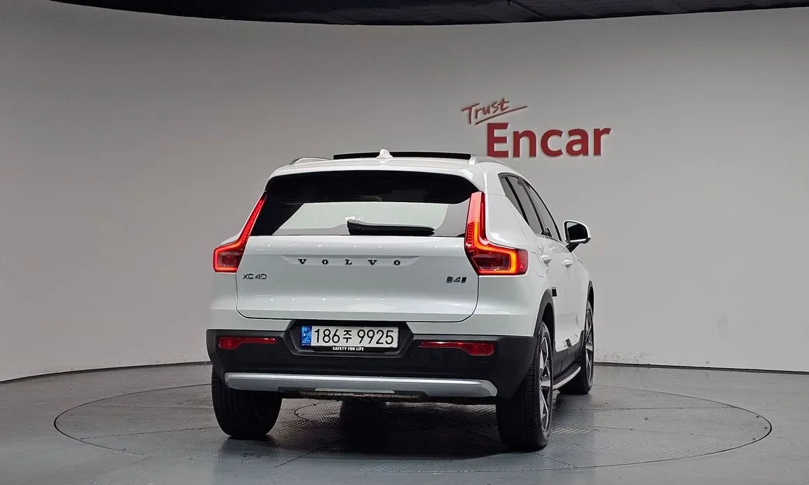 Volvo XC40 2023 из KR, фото 5