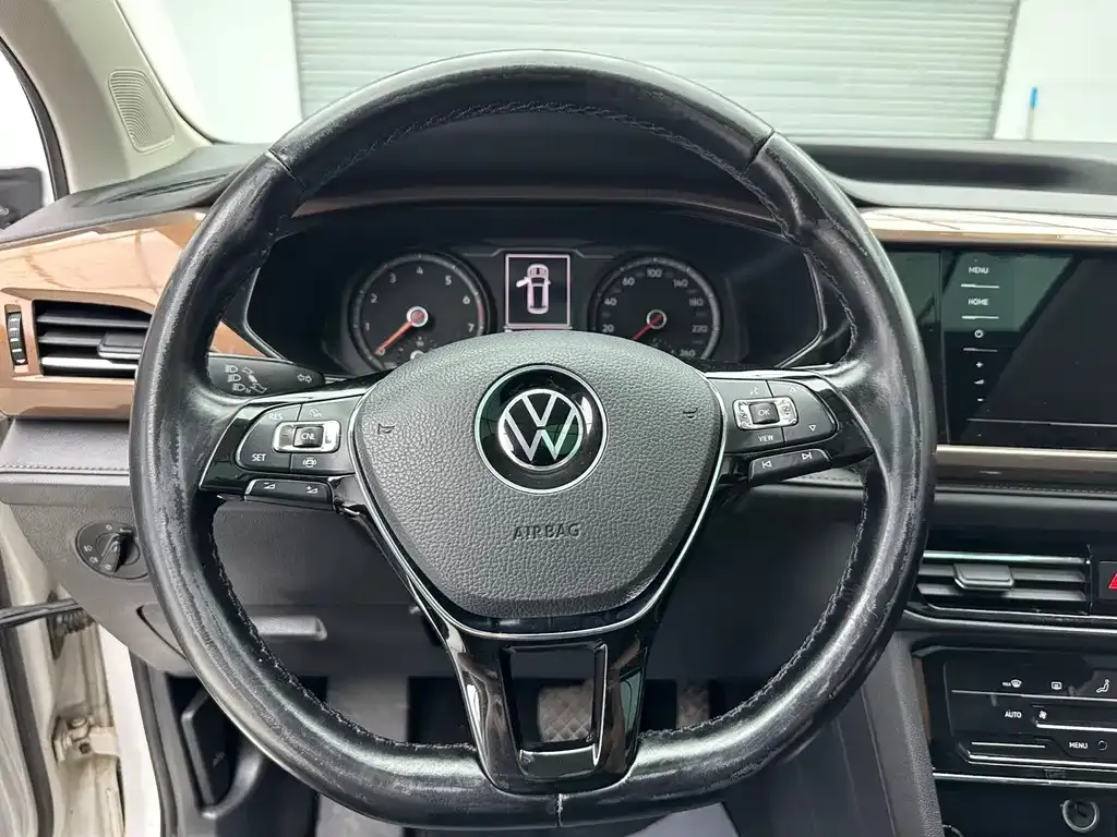Volkswagen Tharu — фото 8
