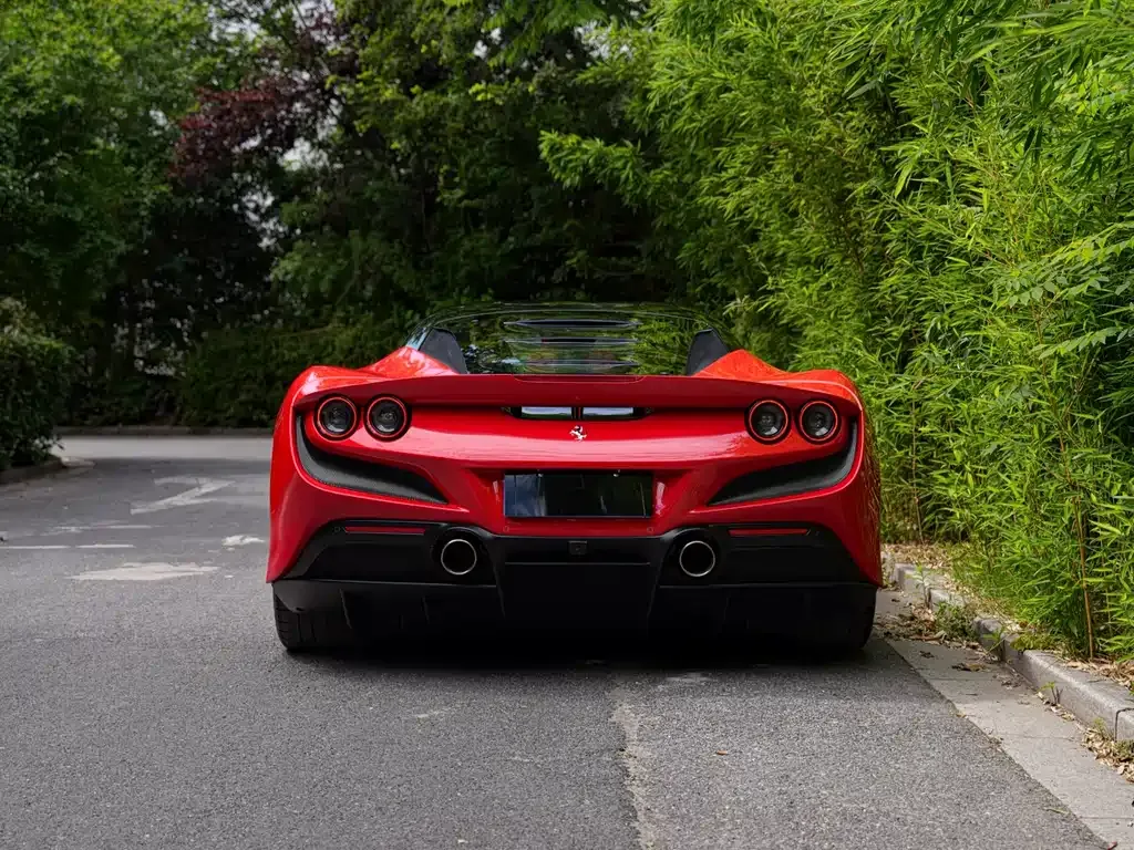 Ferrari F8 — фото 6