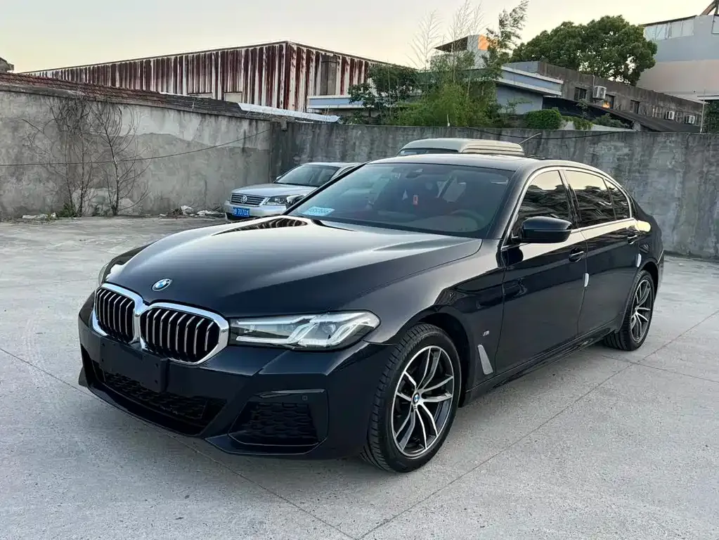 BMW 5 Series — фото 1