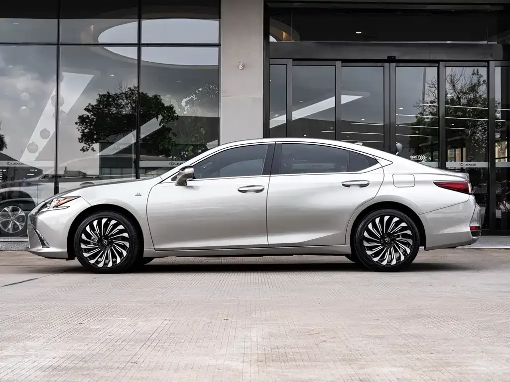 Lexus ES — фото 3