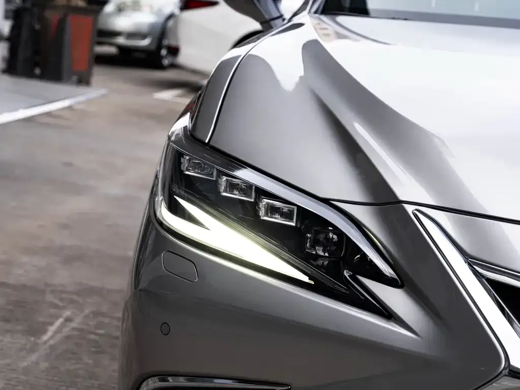 Lexus ES — фото 4