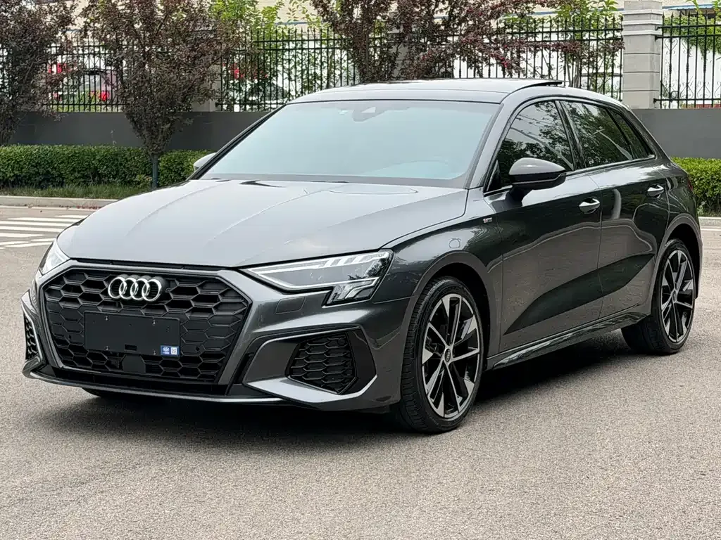 Audi A3 — фото 1