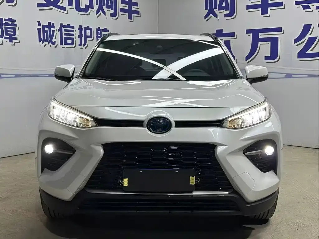 Toyota Wildlander — фото 8