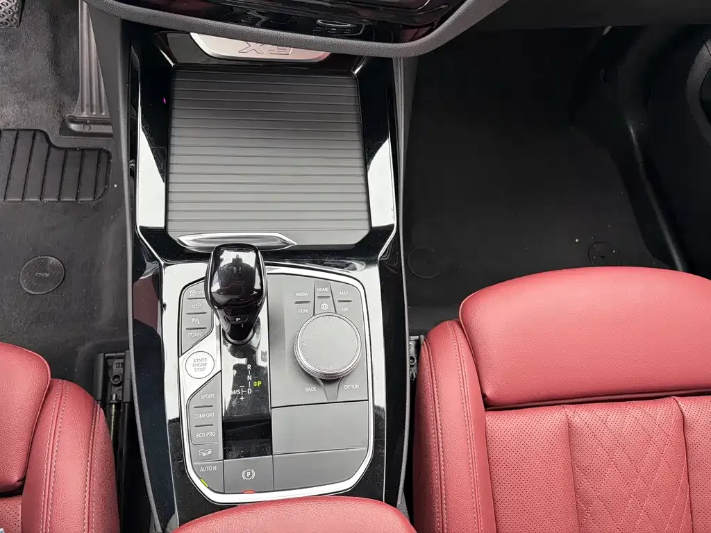 BMW X3 2024 из CN, фото 2