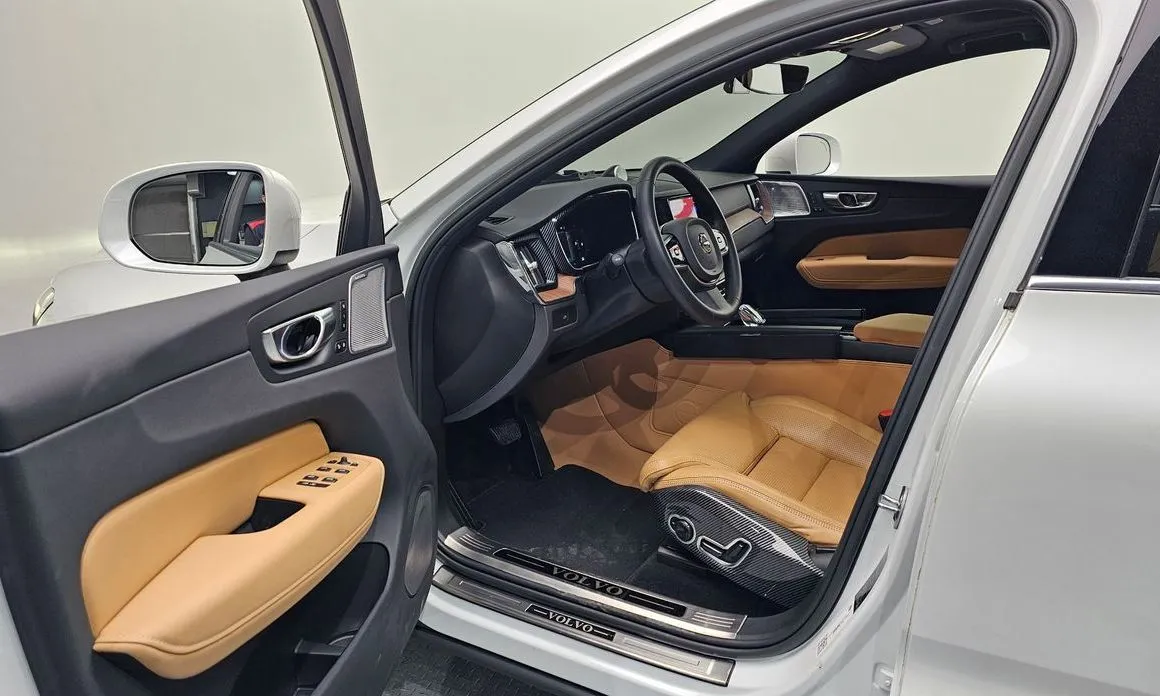Volvo XC60 2023 из KR, фото 7