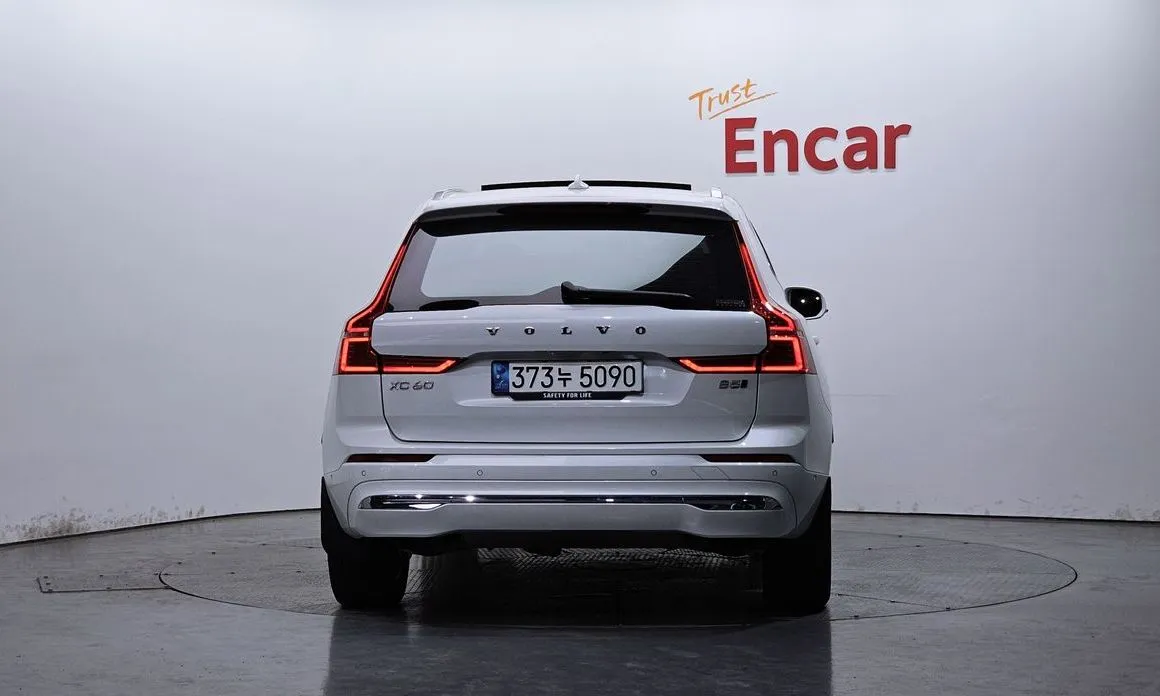 Volvo XC60 2023 из KR, фото 2