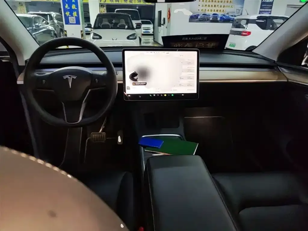 Tesla Model Y — фото 4