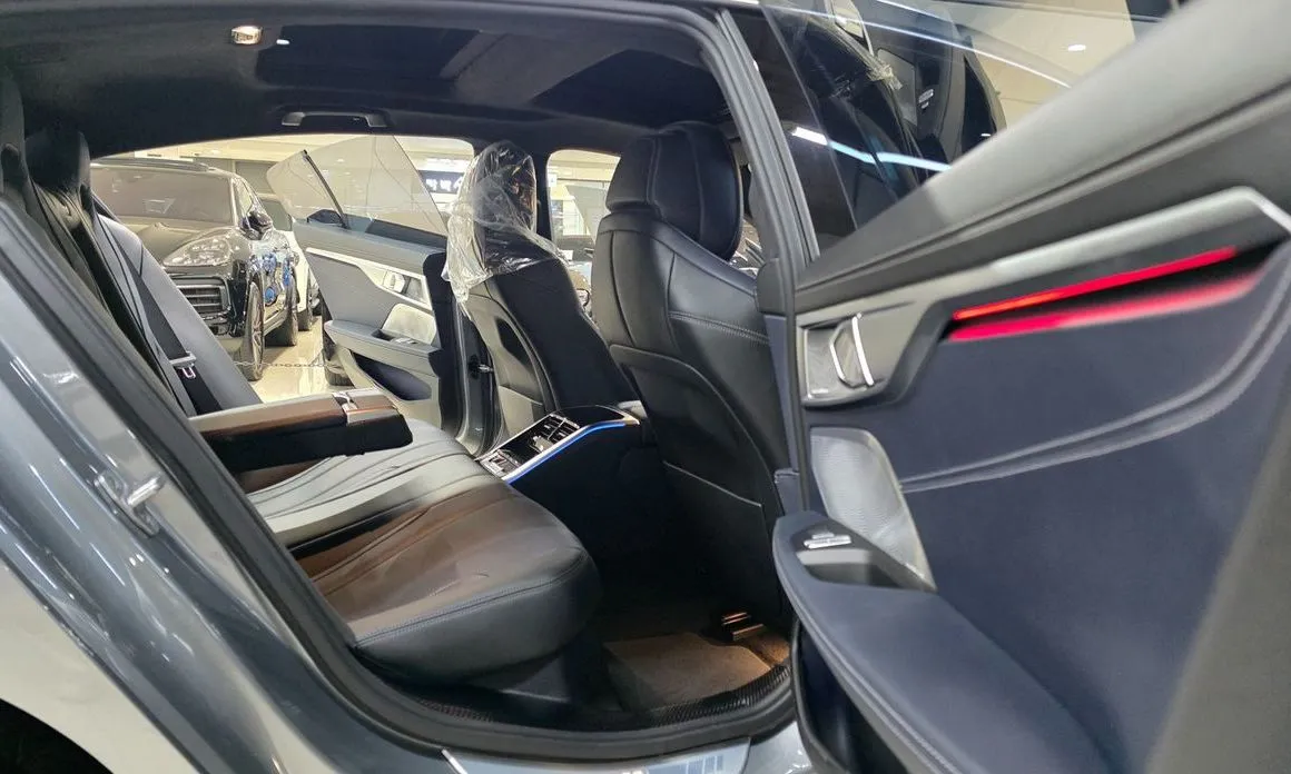 BMW 8-Series 2024 из KR, фото 3