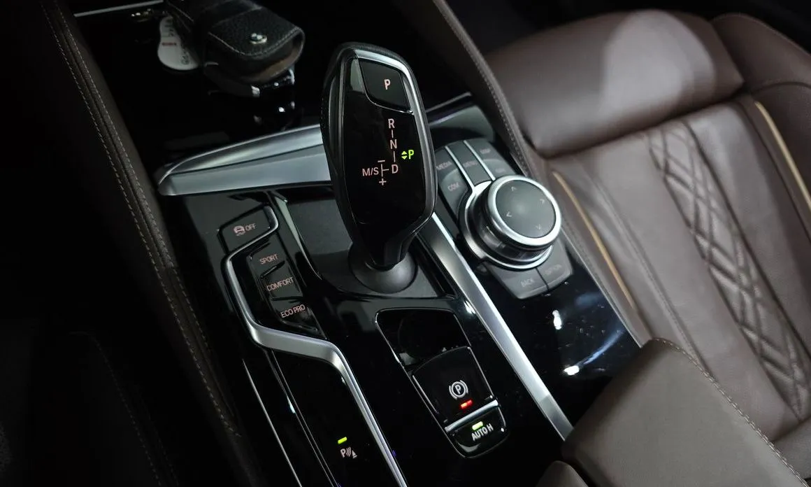 BMW 5-Series 2022 из KR, фото 8