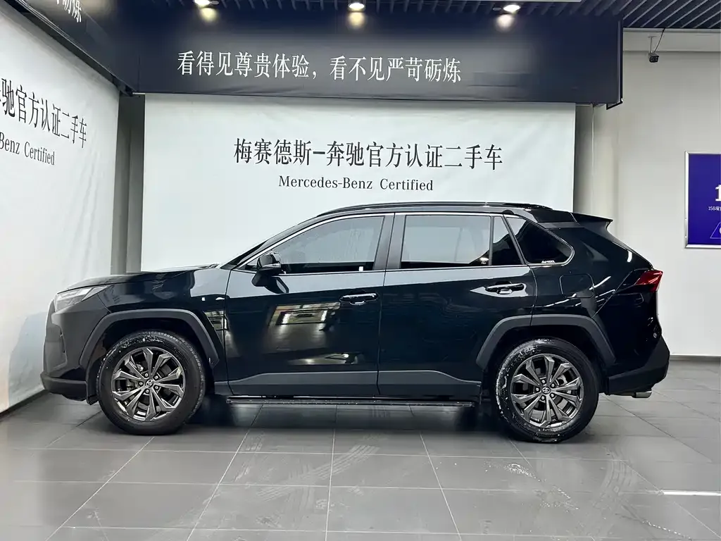 Toyota RAV4 — фото 2