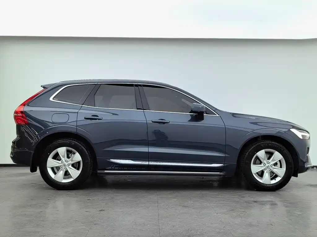 Volvo XC60 — фото 10