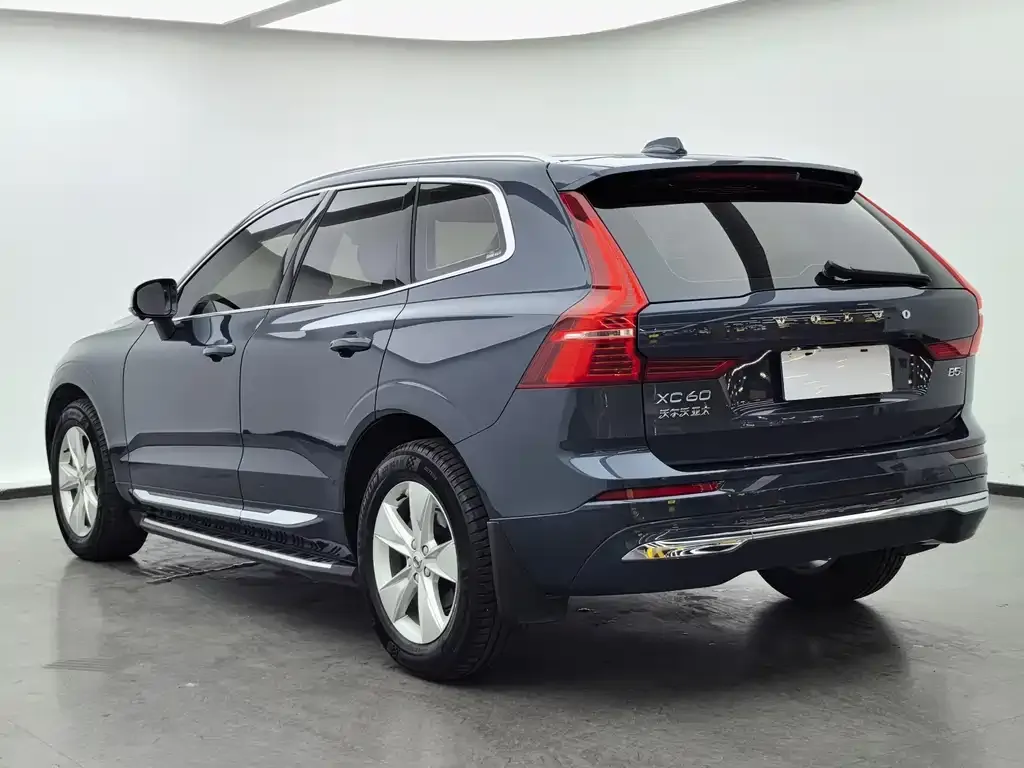 Volvo XC60 — фото 2