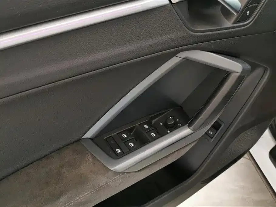 Audi Q3 2023 из CN, фото 6