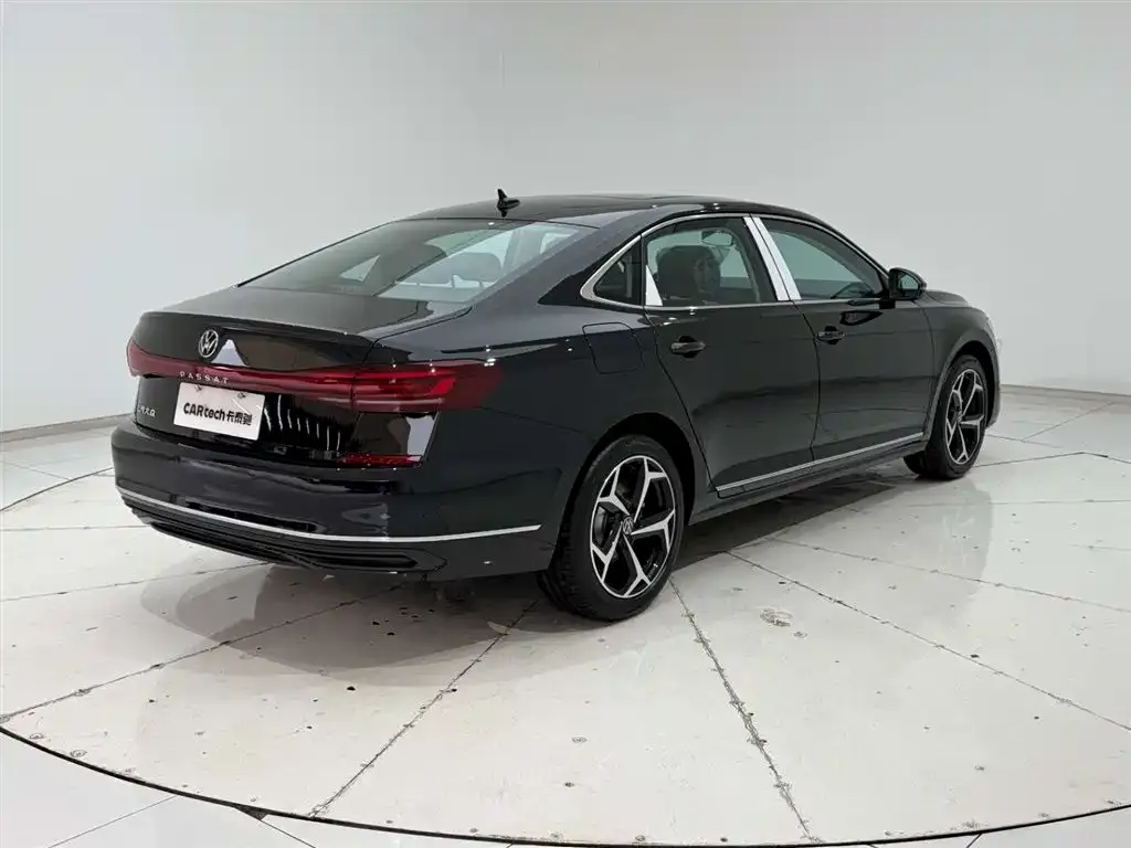 Volkswagen Passat — фото 6