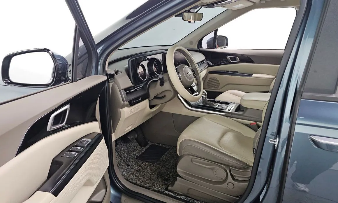 Kia Carnival — фото 4