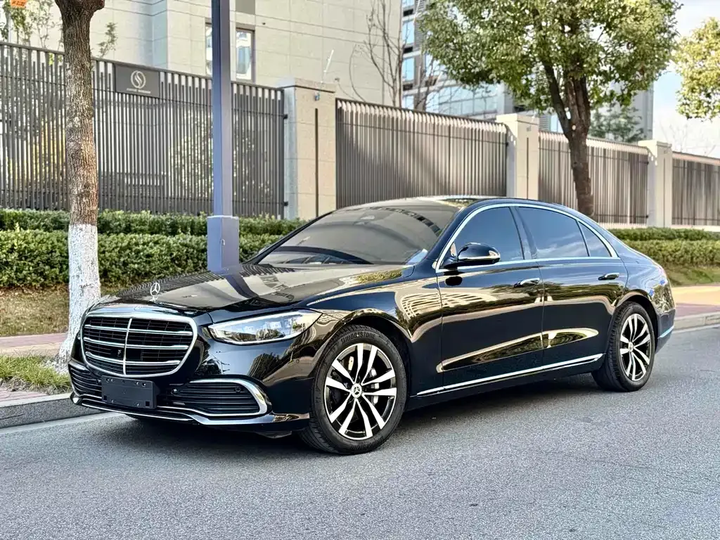 Mercedes-Benz S-Class — фото 1