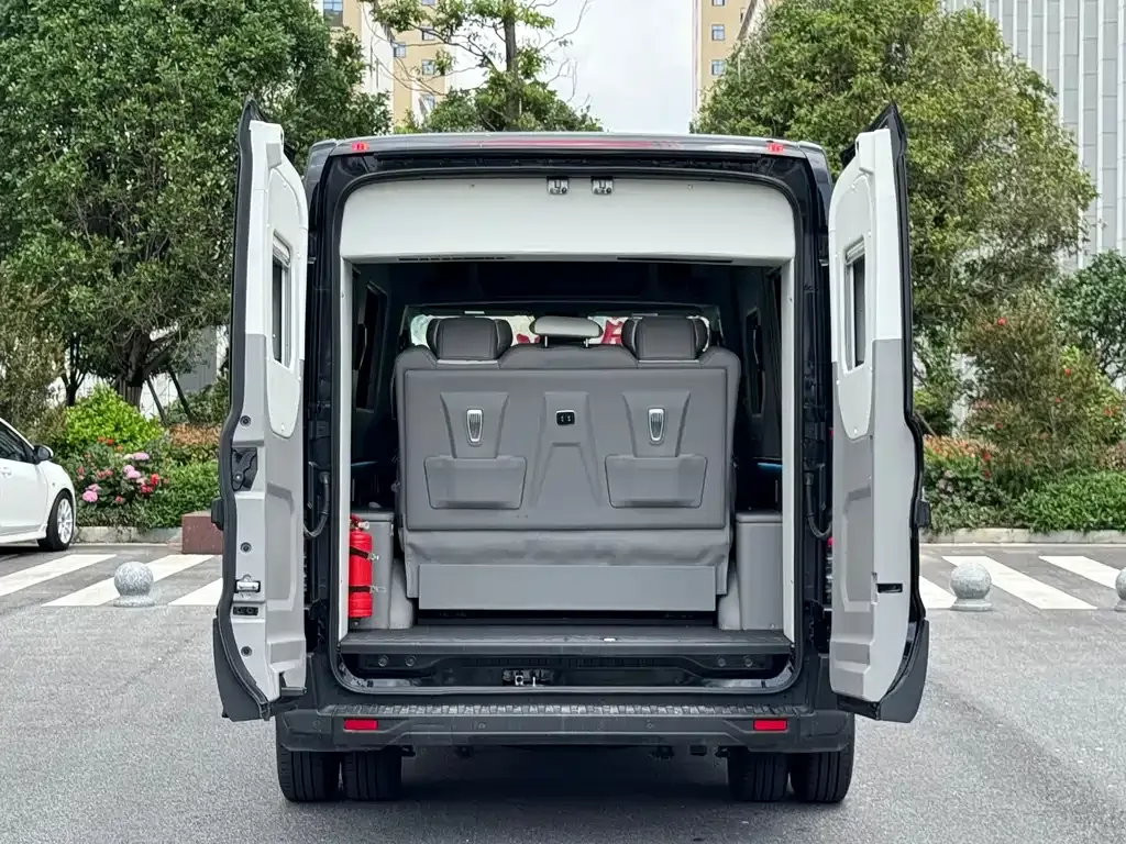 Ford Transit T8 2024 из CN, фото 5