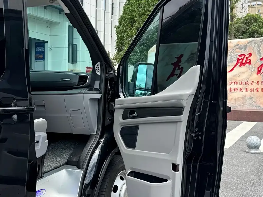 Ford Transit T8 2024 из CN, фото 7