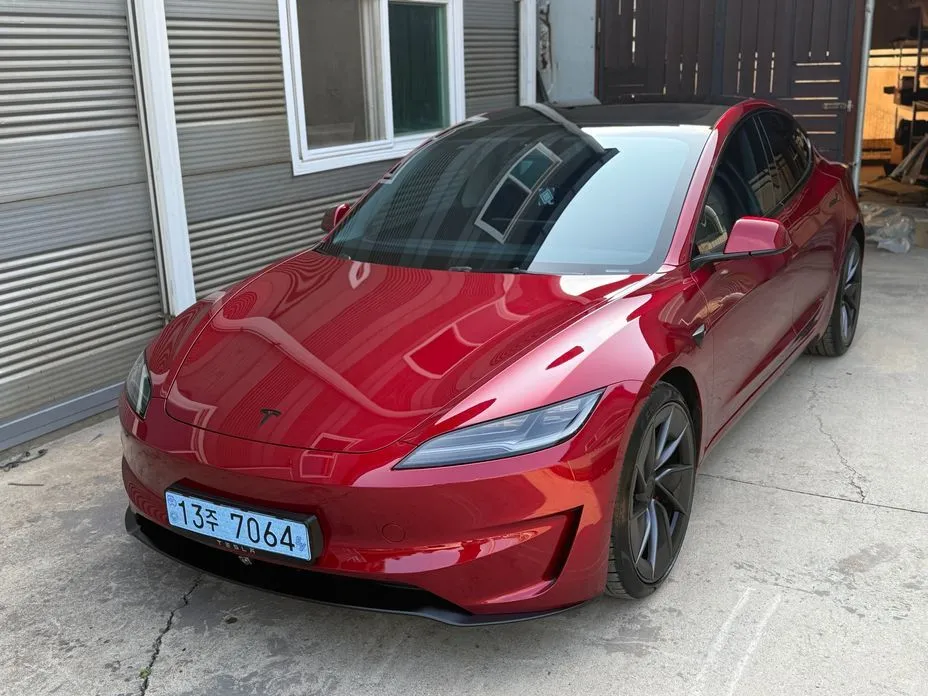 Tesla Model 3 — фото 1