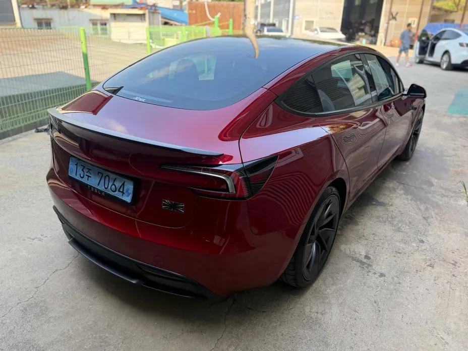 Tesla Model 3 — фото 10