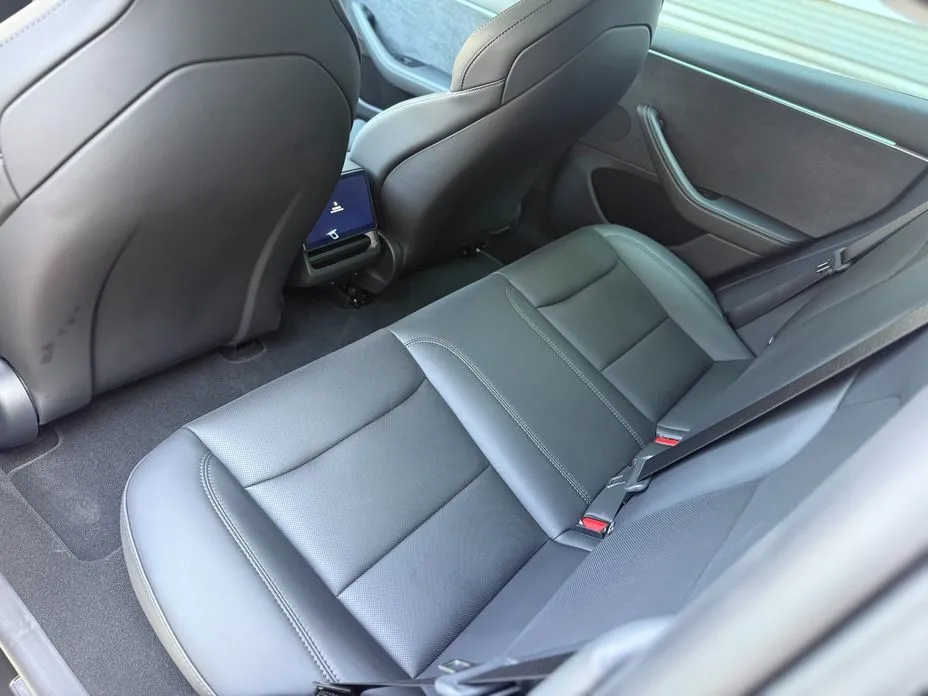 Tesla Model 3 — фото 3