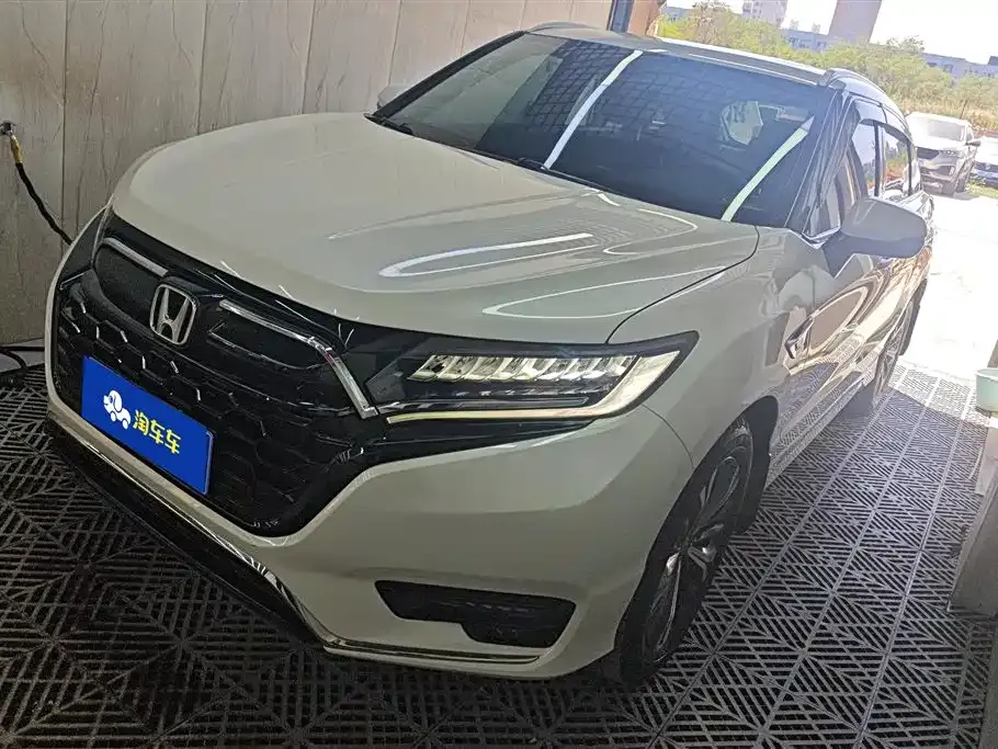 Honda UR-V — фото 1