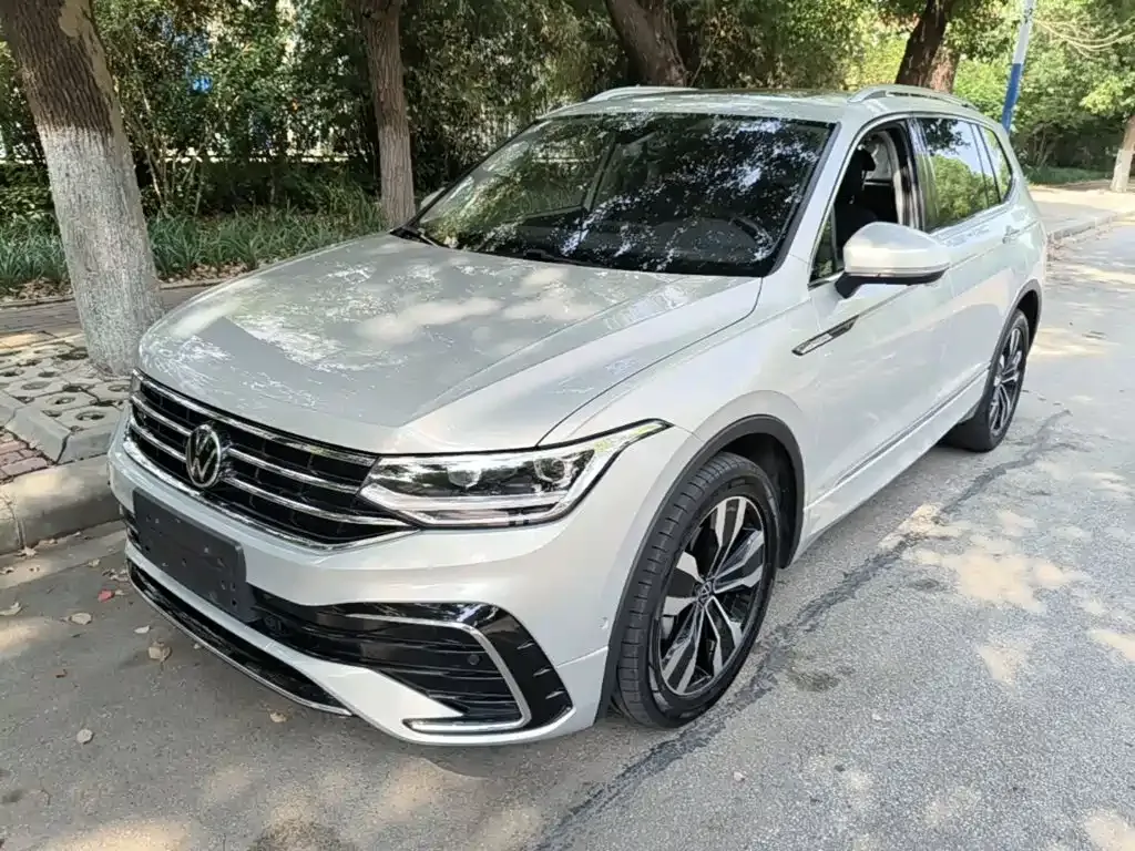 Volkswagen Tiguan L — фото 8